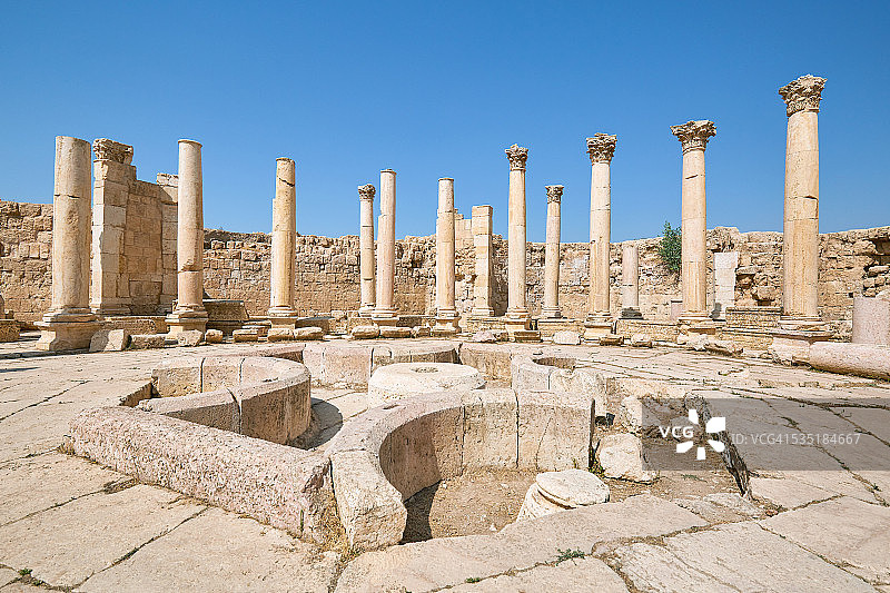 古城Jerash的Macellum图片素材