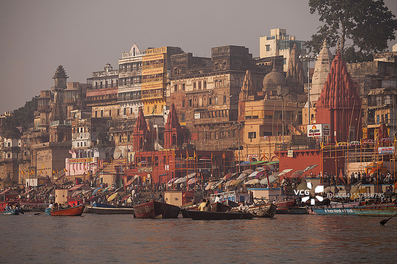 印度，北方邦，瓦拉纳西，高止，船只和恒河图片素材