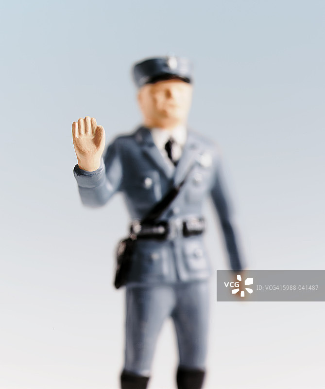 交通警察小雕像图片素材