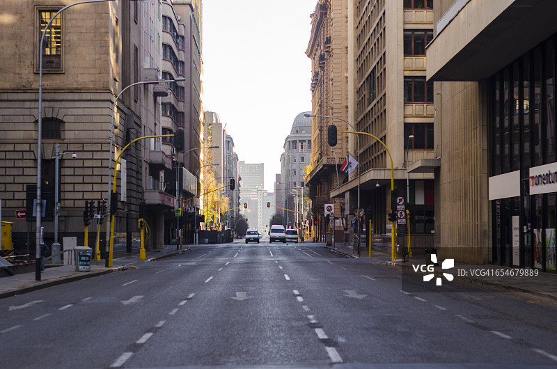 清晨南非豪登省约翰内斯堡市中心的街景。图片素材