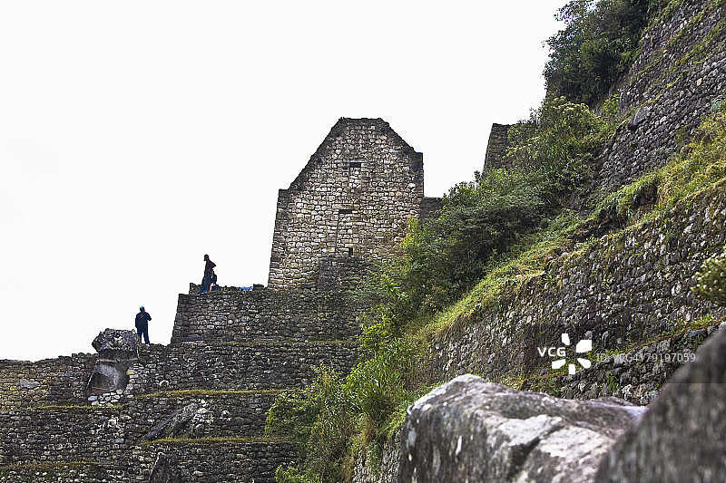 低角度的废墟，阿瓜斯卡连特斯，山怀那比丘，马丘比丘，库斯科地区，秘鲁图片素材
