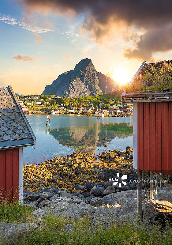 挪威罗浮敦群岛全景，日落美景图片素材