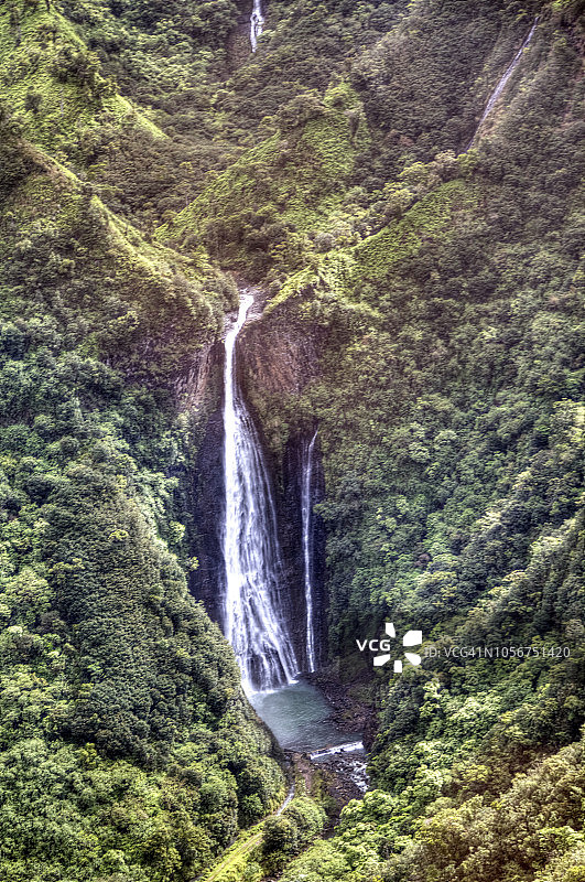 考艾岛的马纳瓦伊普纳瀑布(侏罗纪公园瀑布)图片素材