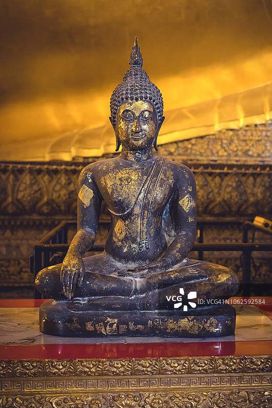 在泰国卧佛寺的佛像图片素材