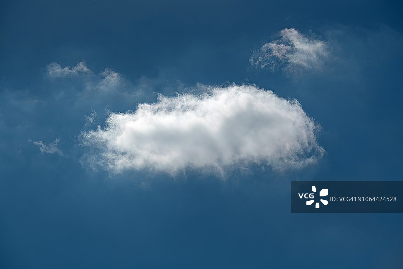 辉腾锡勒草原上的白云图片素材
