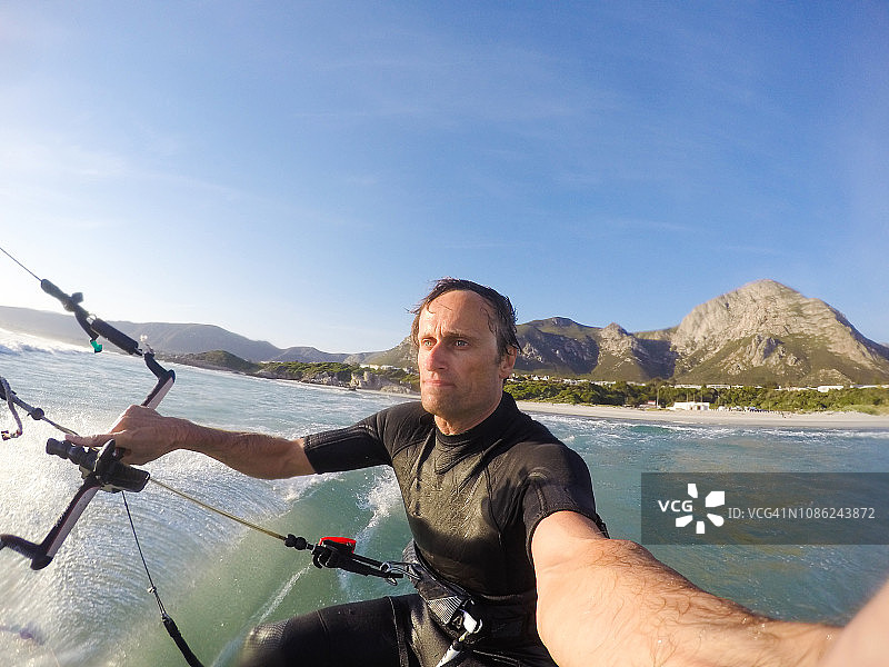 风筝冲浪者在Hermanus，南非图片素材