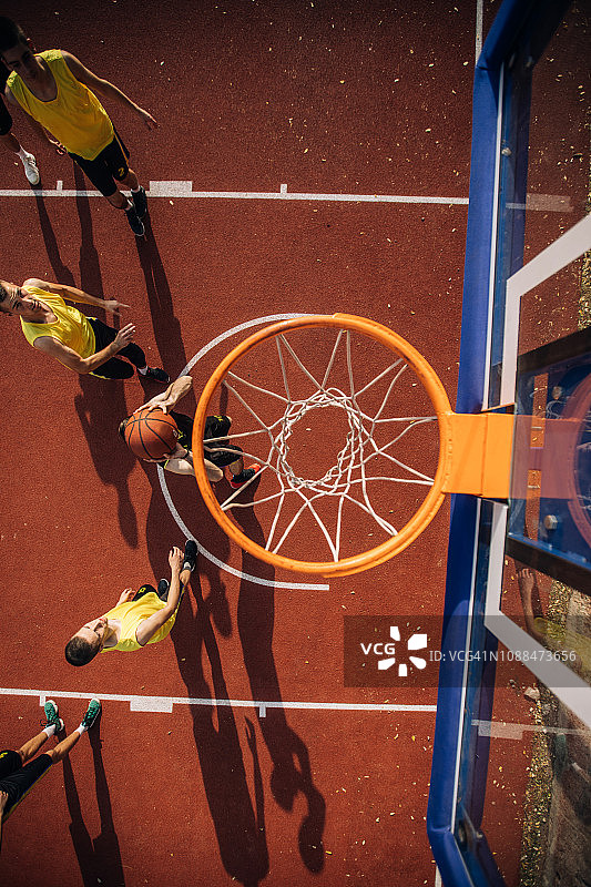 一群打篮球的运动员图片素材