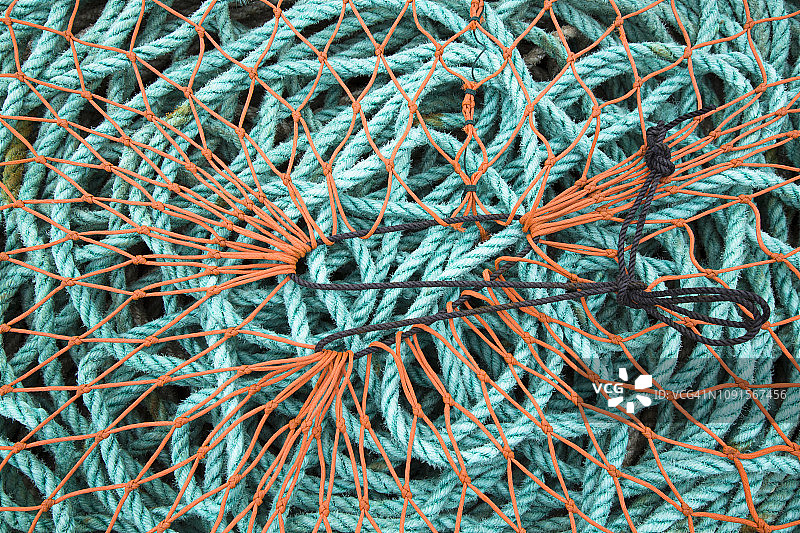 储存在拖网渔船上的绳子图片素材