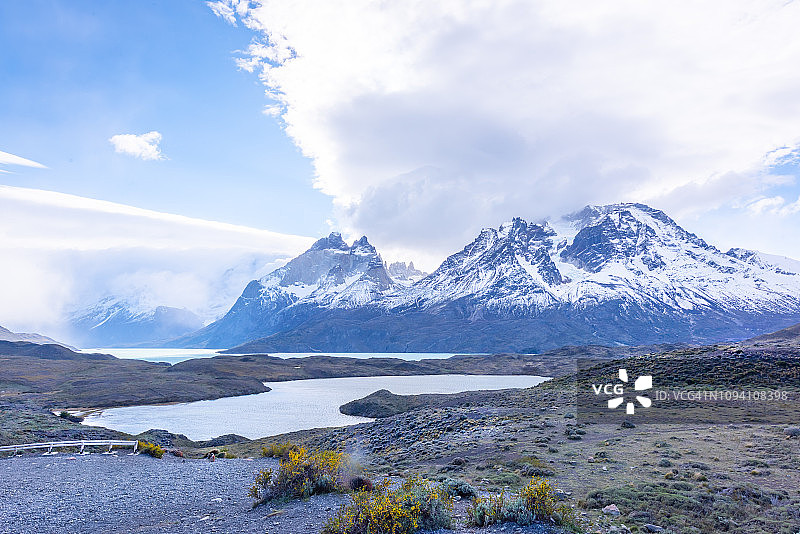 托雷斯·德·潘恩国家公园的诺登斯科罗德湖-托雷斯·德·潘恩国家公园，智利图片素材