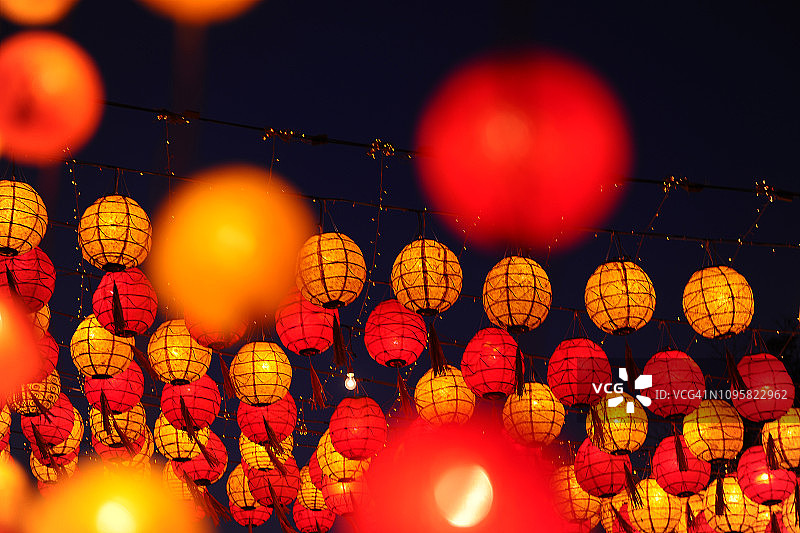 彩灯庆祝中国新年的节日图片素材