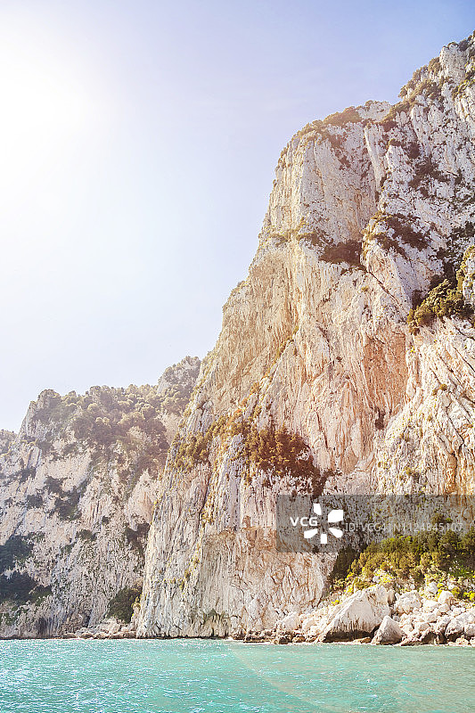 意大利那不勒斯卡普里岛的悬崖图片素材
