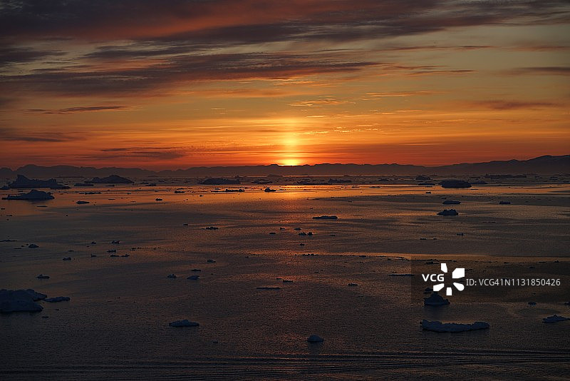日落时的北冰洋景观图片素材