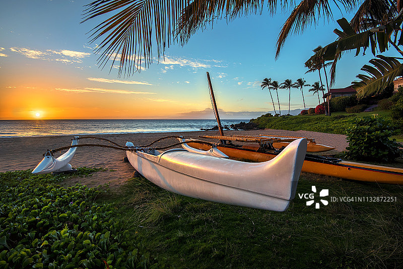 夏威夷毛伊岛，日落时分的南毛伊海滩图片素材