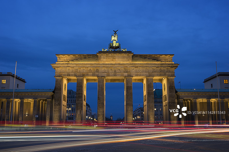 柏林勃兰登堡门的黄昏图片素材