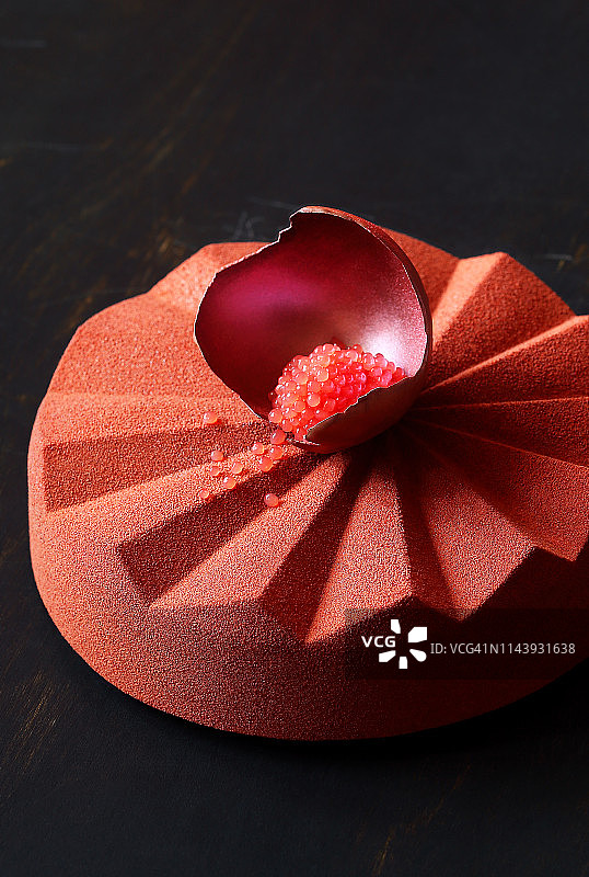 当代巧克力慕斯蛋糕制作几何硅胶模具图片素材