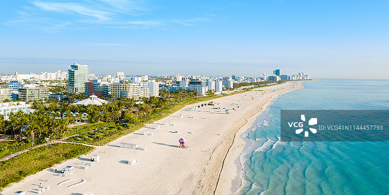 美国佛罗里达州南角公园迈阿密南海滩的高无人机全景图图片素材