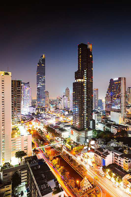 黄昏时分，泰国曼谷商业区图片素材