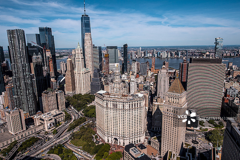 David N. Dinkins曼哈顿市政大楼在纽约曼哈顿下城，从空中拍摄图片素材