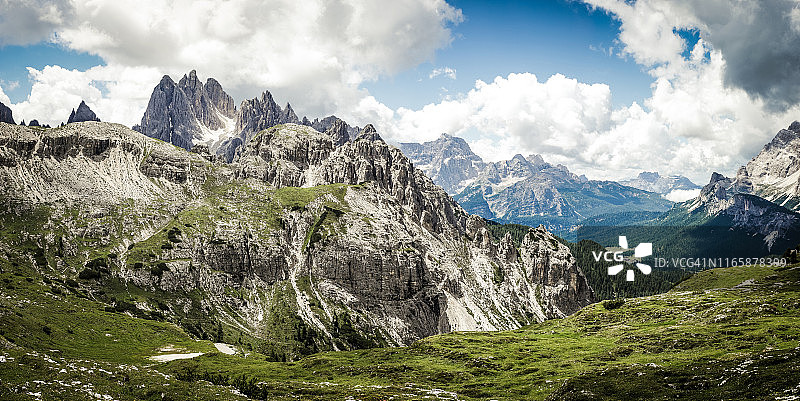意大利阿尔卑斯山的白云石山脉图片素材