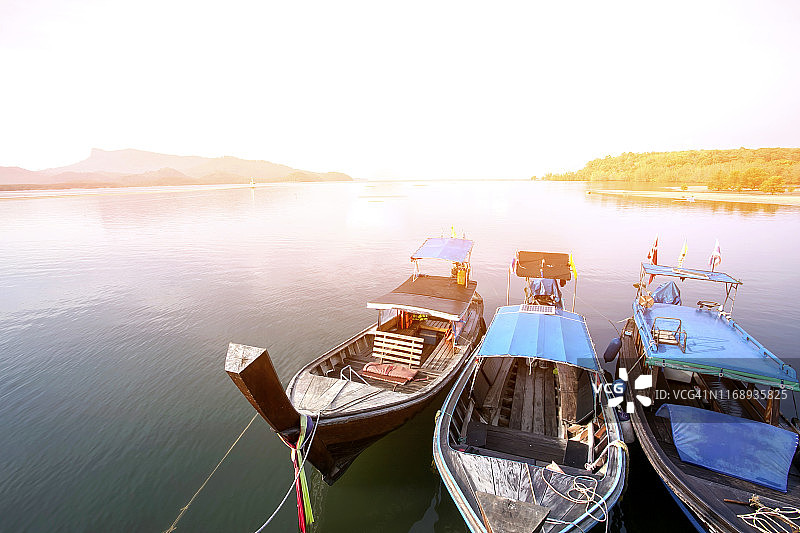 泰国甲米清晨的风景图片素材