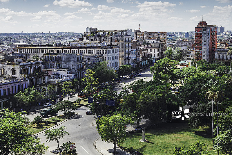 哈瓦那老城的绿色景观。图片素材