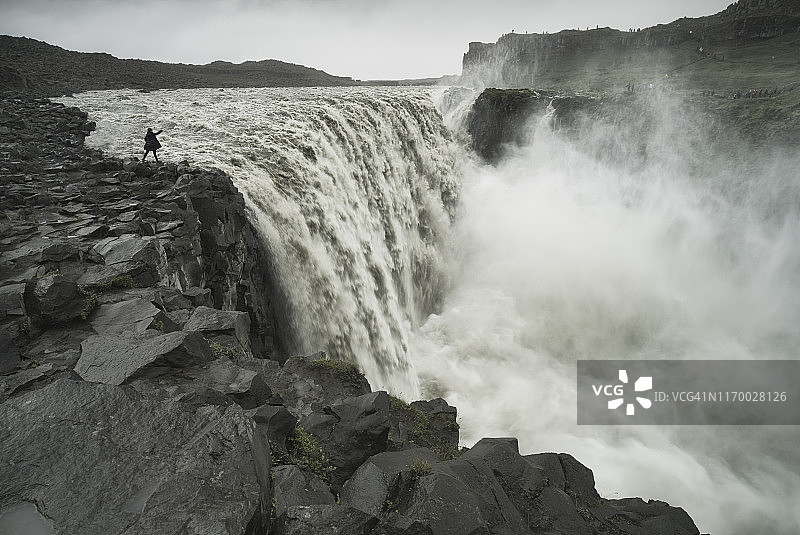 冰岛的德蒂福斯景观:欧洲最强大的瀑布图片素材
