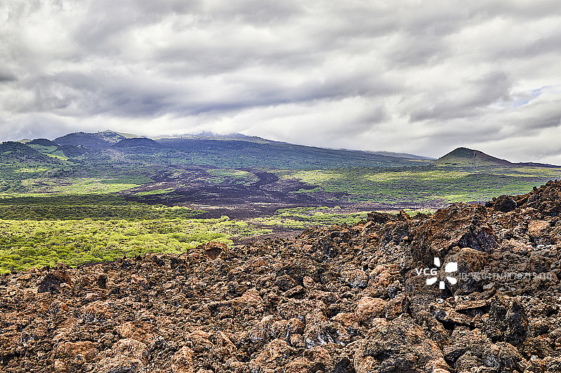 美国夏威夷毛伊岛，拉·皮鲁斯湾，霍普利小径的火山熔岩坪图片素材
