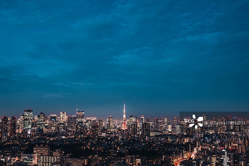 夜晚的东京天际线图片素材