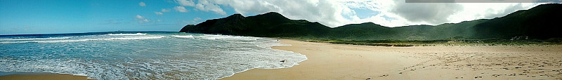 在Florianópolis，圣卡塔琳娜州-巴西的原始海滩的全景图片素材