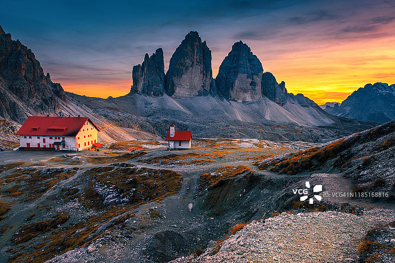 意大利Dolomites，日落时分的拉瓦雷多山脉图片素材
