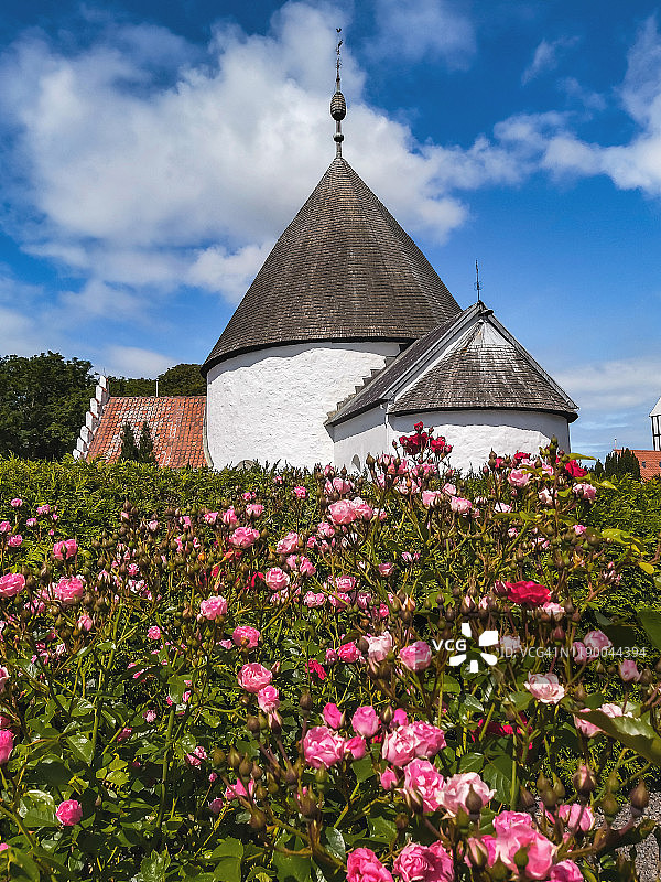 新教堂——12世纪的圆形教堂，位于丹麦Bornholn岛的Nyker村图片素材