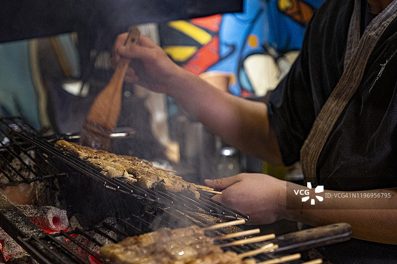 日式烧烤，烤鸡，鳕鱼子串图片素材