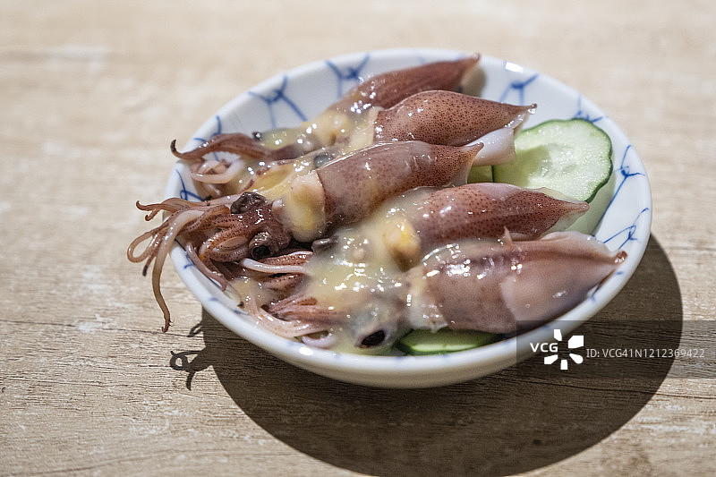 传统的日本料理，日式萤火虫鱿鱼图片素材