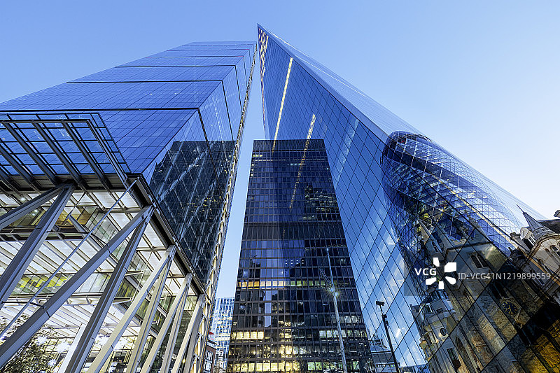 伦敦金融区摩天大楼的数字合成图片素材