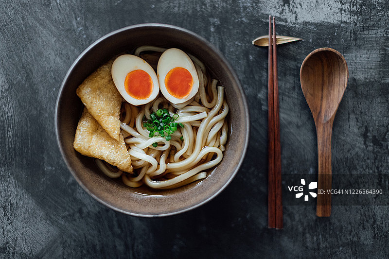 传统素食日本乌冬面图片素材