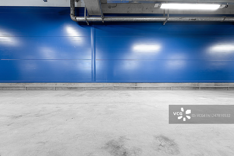 室内混凝土停车场，3d渲染图片素材