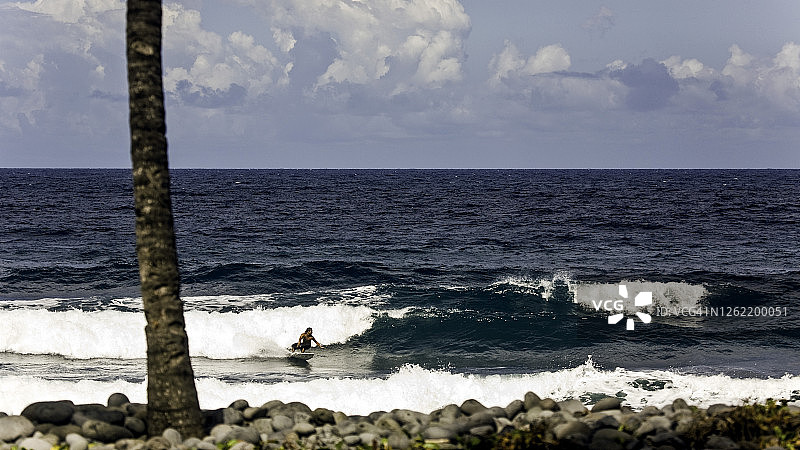 科摩罗，在印度洋上冲浪图片素材