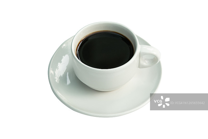 白杯的黑咖啡孤立在白色的小路上图片素材