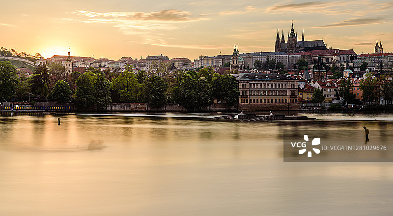 布拉格市中心美丽的日落图片素材
