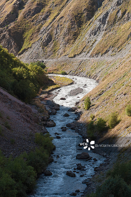 纳尔赞山谷-高加索山脉的一个有矿泉的峡谷图片素材