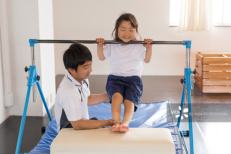 日本儿童体操学校图片素材