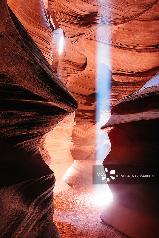 在上羚羊峡谷的光轴，美国图片素材