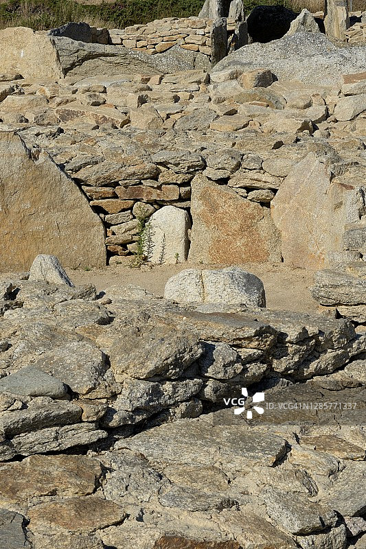 普卢希内克，苏克角的巨型石器墓地图片素材