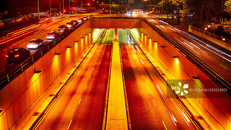 新加坡,夜间交通图片素材
