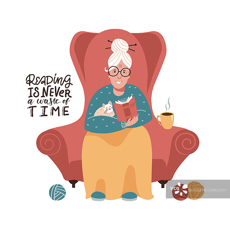 可爱的老太太坐在红色的扶手椅上看书。矢量平面手绘插图。阅读从来不是浪费时间-刻字引用。图片素材