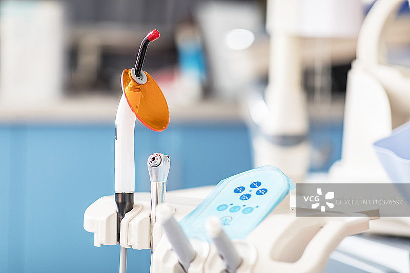 现代牙科诊所的设备图片素材