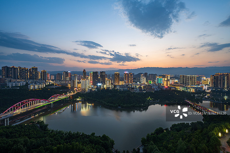 中国潘州市夜景图片素材