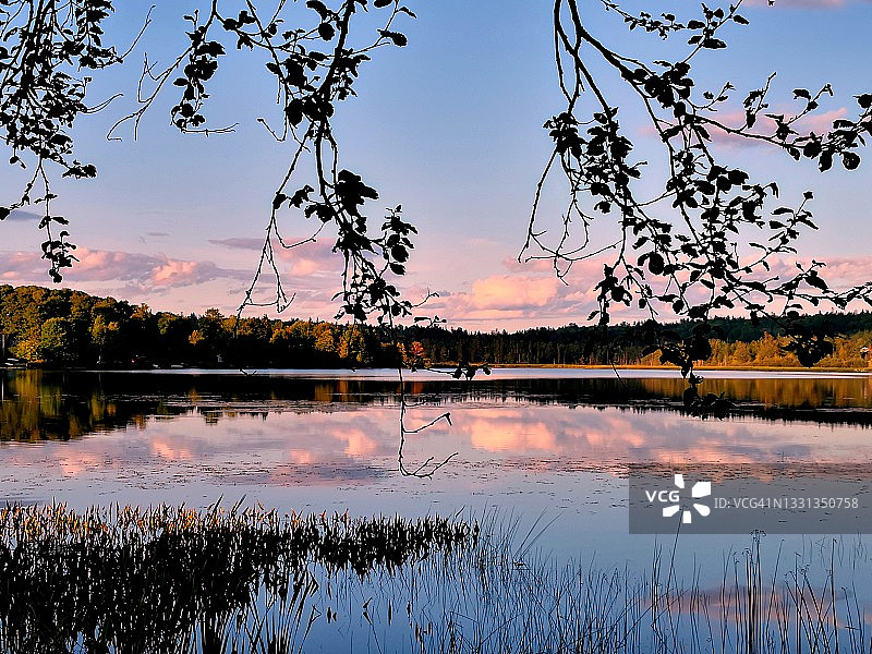 罗赛湖的日落图片素材