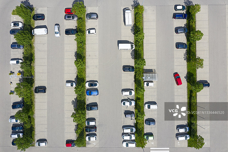 停车场和汽车的鸟瞰图图片素材
