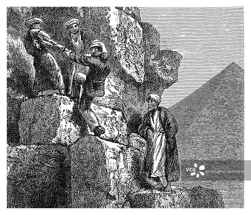 攀登大金字塔的古老雕刻插图图片素材